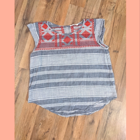 Cute Flowy Shirt - Picture 1 of 2